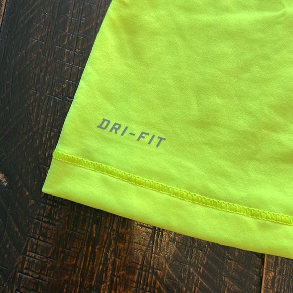 NWT Nike Pro Dri-Fit Short Sleeve Top - Picture 2 of 4